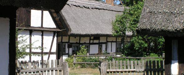 MUZEUM WSI SŁOWIŃSKIEJ W KLUKACH – SKANSEN