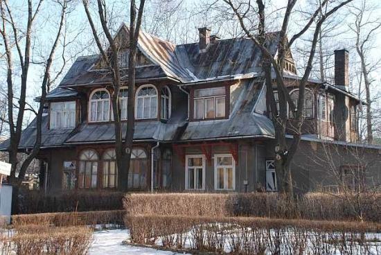 MUZEUM REGIONALNE POD KUŹNICZYM MŁOTEM – ZAKOPANE