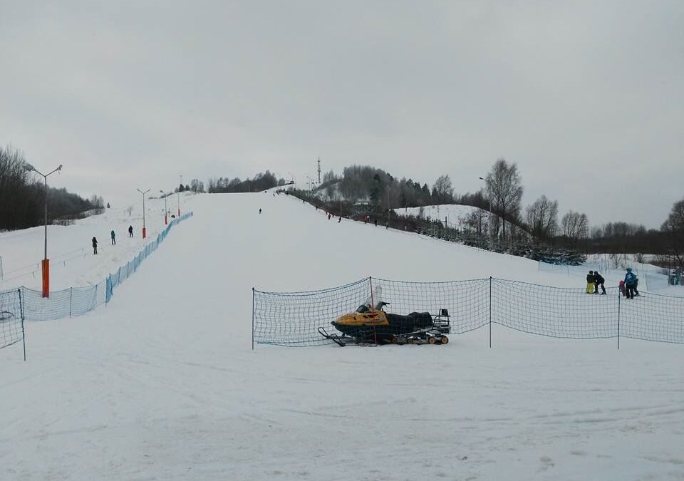 STOK NARCIARSKI PIĘKNA GÓRA – NA SUWALSZCZYŹNIE