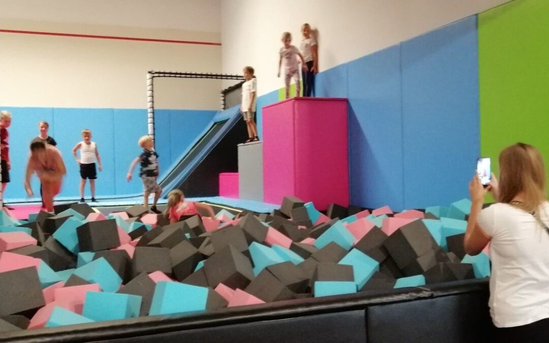 PLAY PARK – KOMBINAT FORMY – PARK TRAMPOLIN SKARŻYSKO KAMIENNA