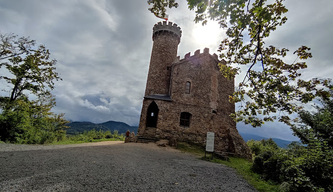 ZAMEK KSIĘCIA HENRYKA W SUDETACH