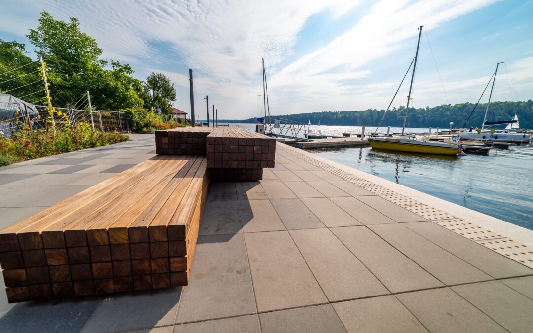 PROMENADA I PORT W MIKOŁAJKACH